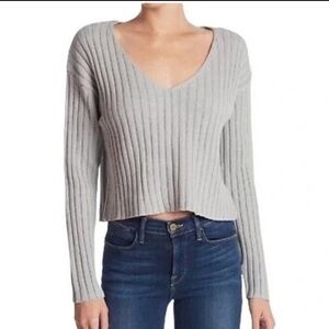 NWT ABOUND NORDSTROM Woman's Ribbed Knit V Neck Cropped Sweater Light Grey Small